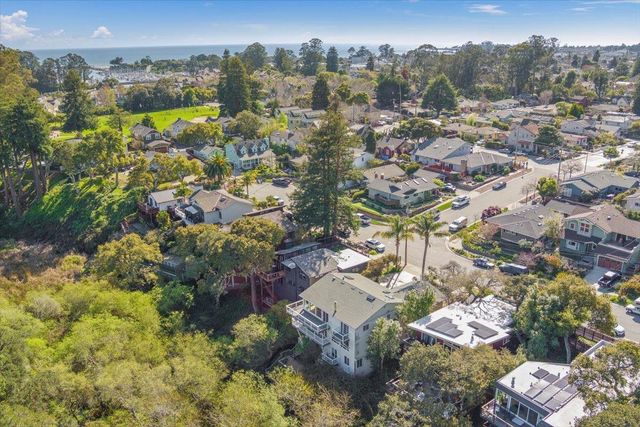 304 Harbor Drive, Santa Cruz, CA 95062