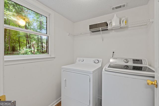 29 Pebble Way, Newnan, GA 30265