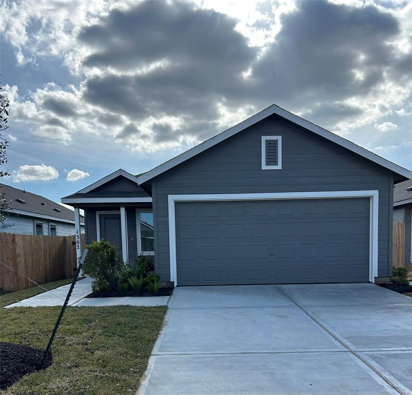 1302 Charlotte Way, Wharton, TX 77488