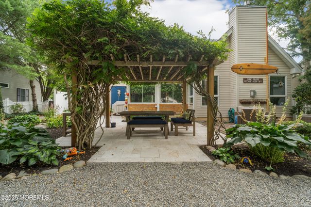 223 Hilliard Boulevard, Manahawkin, NJ 08050