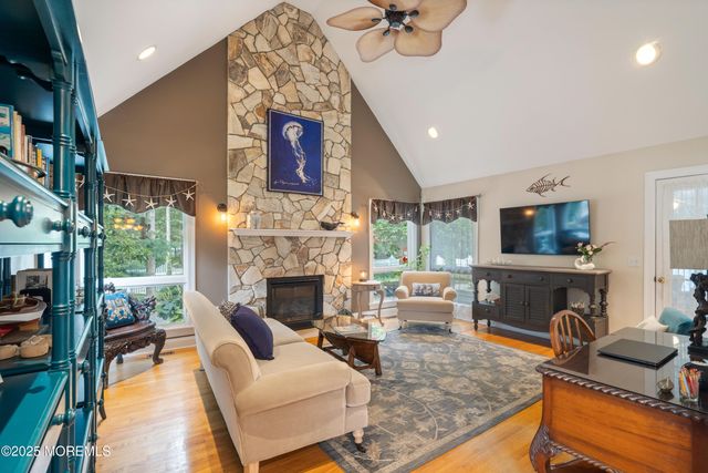 223 Hilliard Boulevard, Manahawkin, NJ 08050