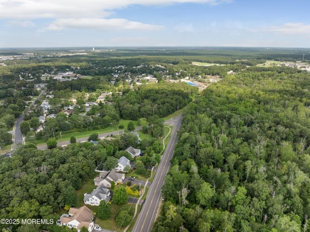 223 Hilliard Boulevard, Manahawkin, NJ 08050