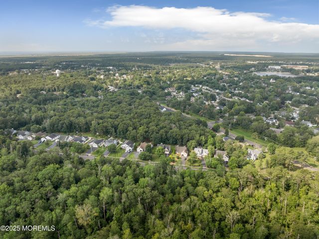 223 Hilliard Boulevard, Manahawkin, NJ 08050