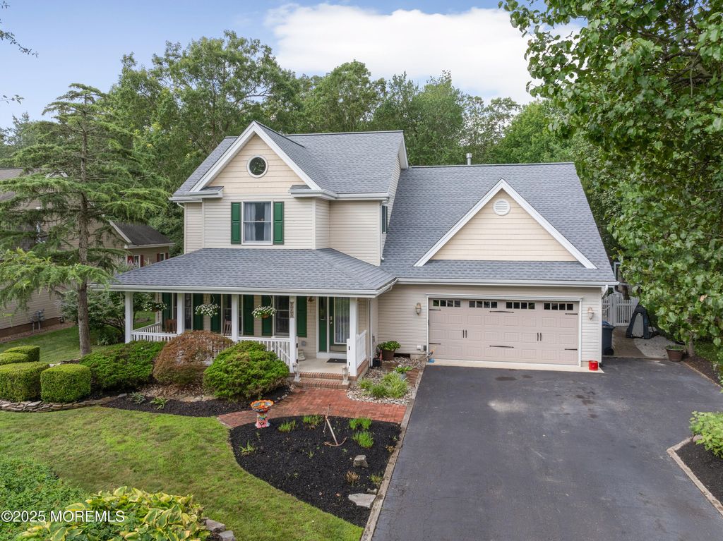 223 Hilliard Boulevard, Manahawkin, NJ 08050