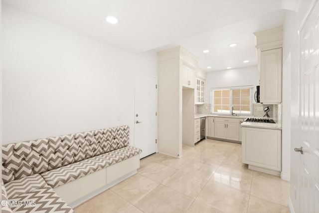 4839 La Vella Drive, Oak Park, CA 91377
