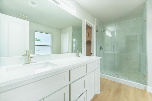 2907 Valiant Scene Court, Houston, TX 77038