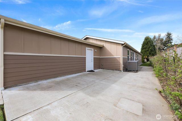 3516 Meadowbrook Lane SE, Lacey, WA 98503