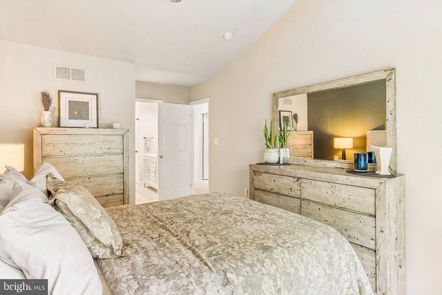 109 BRADDOCK LN, Deptford, NJ 08096