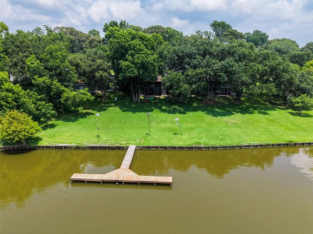 336 Peach Island Road, Trinity, TX 75862