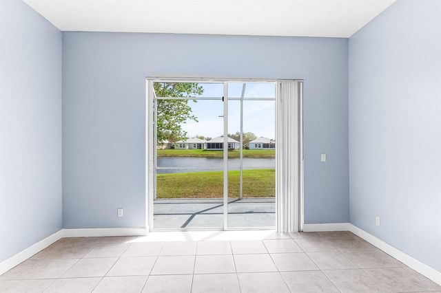 615 NE Canoe Park Circle, Port St. Lucie, FL 34983