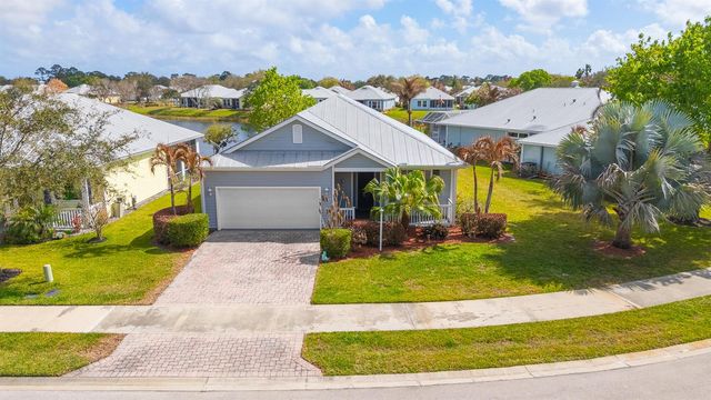 615 NE Canoe Park Circle, Port St. Lucie, FL 34983