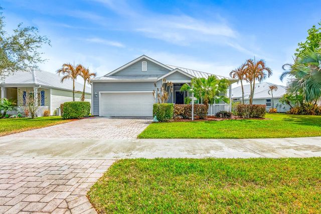 615 NE Canoe Park Circle, Port St. Lucie, FL 34983
