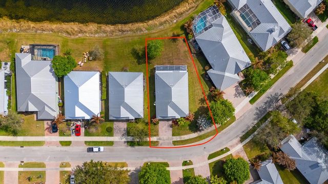 615 NE Canoe Park Circle, Port St. Lucie, FL 34983