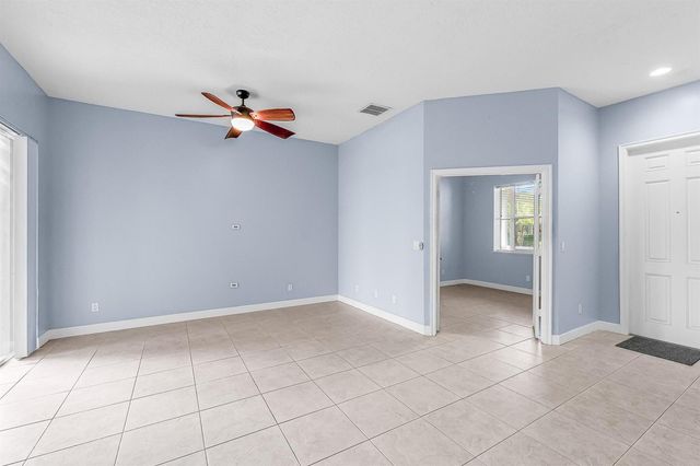 615 NE Canoe Park Circle, Port St. Lucie, FL 34983