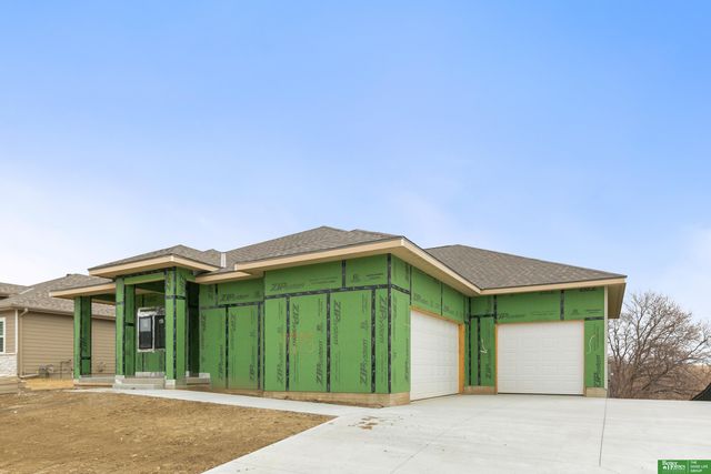 11715 S 119th Street, Papillion, NE 68046