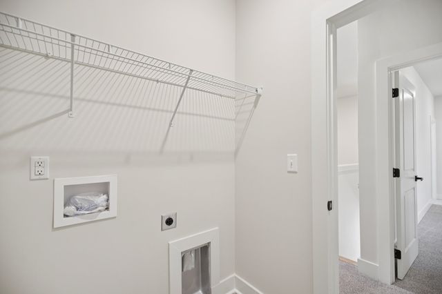 1052 Stagecoach Dr, White House, TN 37188