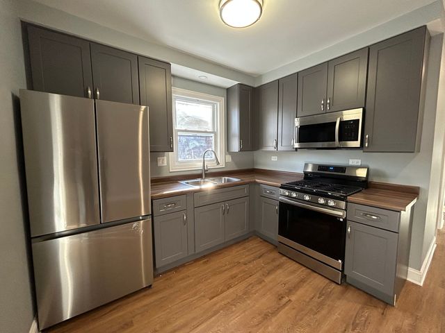 2717 N Rutherford Avenue 2, Chicago, IL 60707