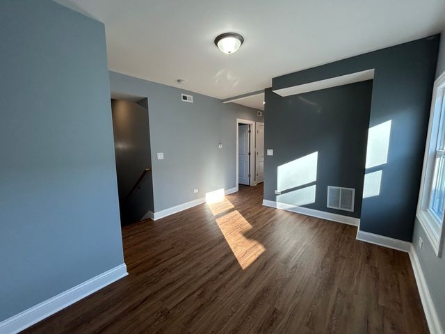 2717 N Rutherford Avenue 2, Chicago, IL 60707