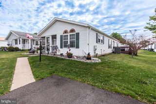 97 ACORN CT E, New Hope, PA 18938