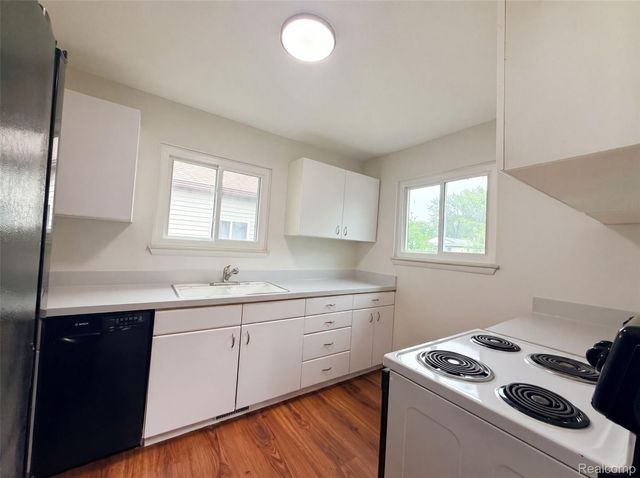 33522 Fernwood Street, Westland, MI 48186