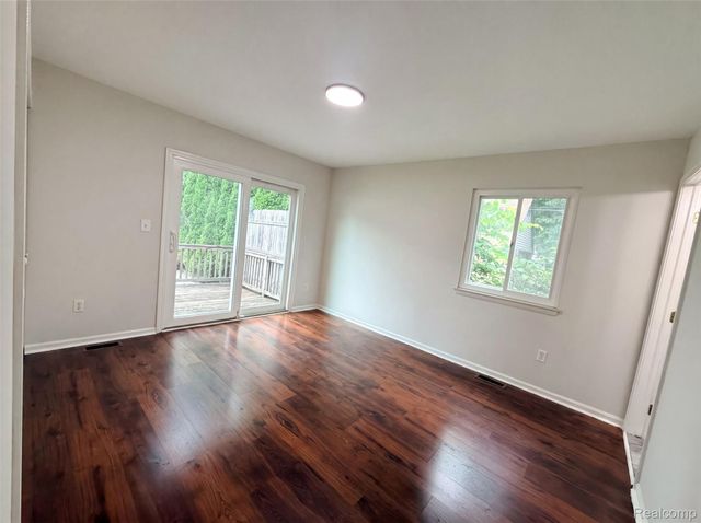 33522 Fernwood Street, Westland, MI 48186