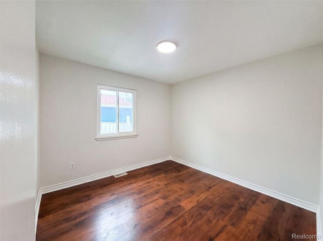33522 Fernwood Street, Westland, MI 48186