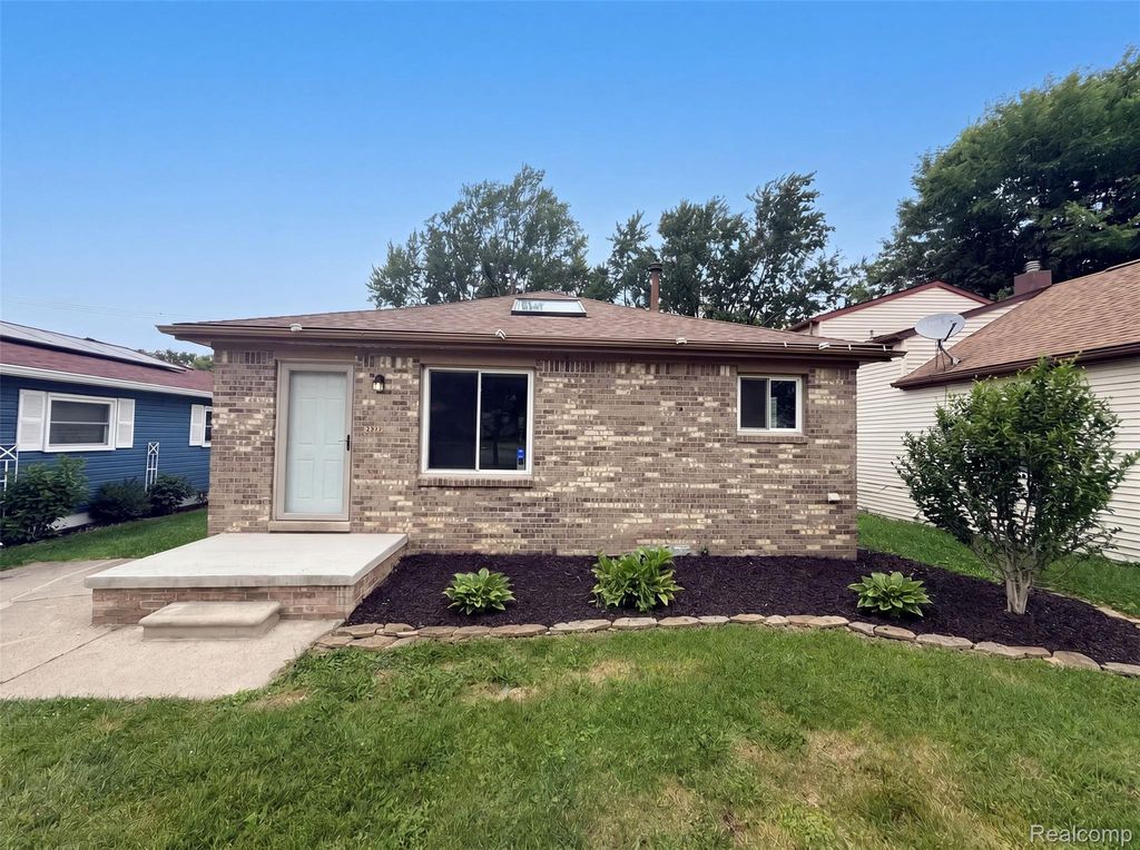 33522 Fernwood Street, Westland, MI 48186