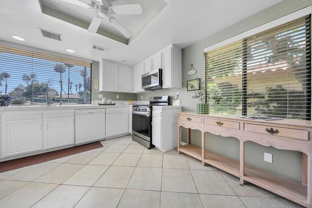 118 Las Lomas, Palm Desert, CA 92260