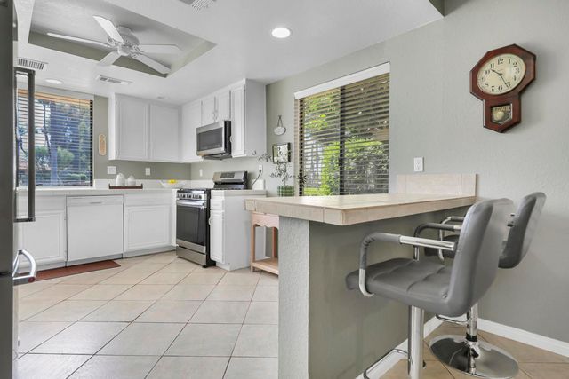 118 Las Lomas, Palm Desert, CA 92260