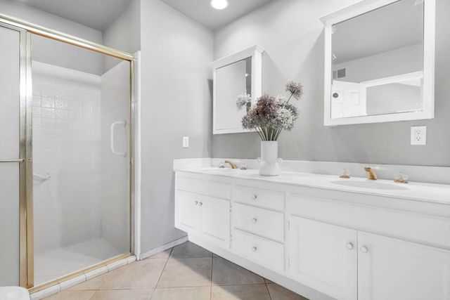 118 Las Lomas, Palm Desert, CA 92260