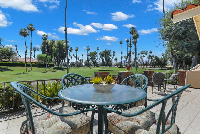 118 Las Lomas, Palm Desert, CA 92260