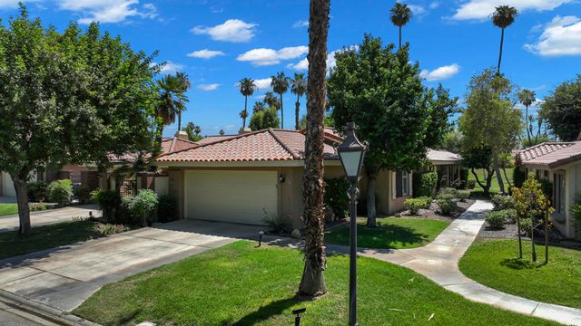 118 Las Lomas, Palm Desert, CA 92260