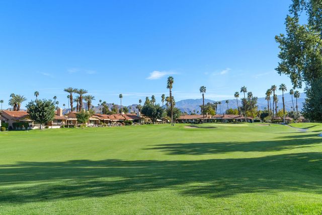 118 Las Lomas, Palm Desert, CA 92260