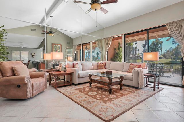 118 Las Lomas, Palm Desert, CA 92260