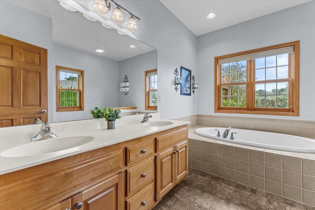 W154S7609 Rain Tree COURT, Muskego, WI 53150