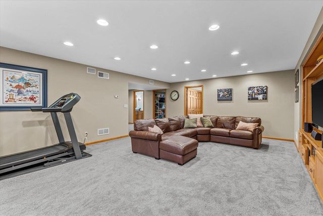 W154S7609 Rain Tree COURT, Muskego, WI 53150