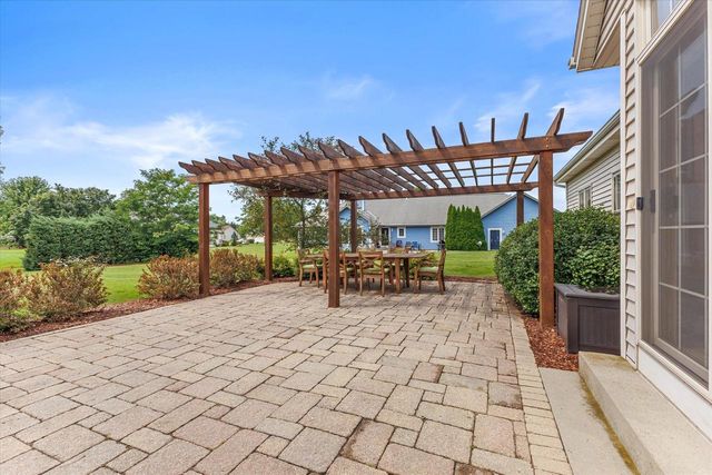 W154S7609 Rain Tree COURT, Muskego, WI 53150