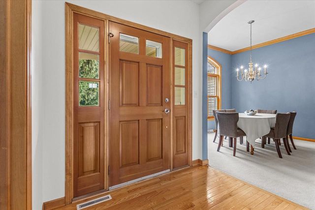 W154S7609 Rain Tree COURT, Muskego, WI 53150