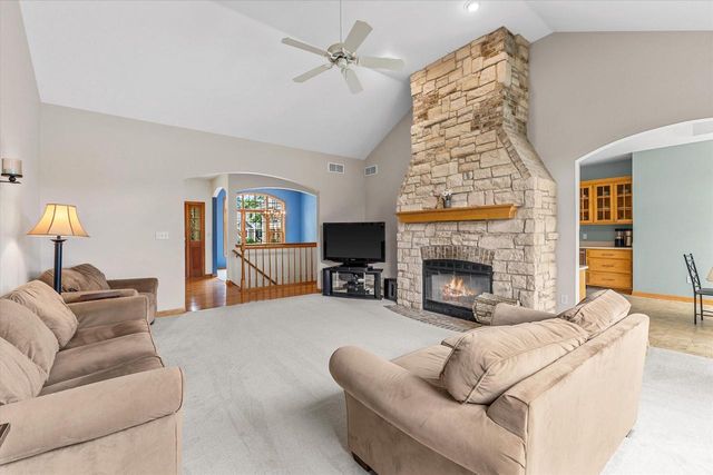 W154S7609 Rain Tree COURT, Muskego, WI 53150