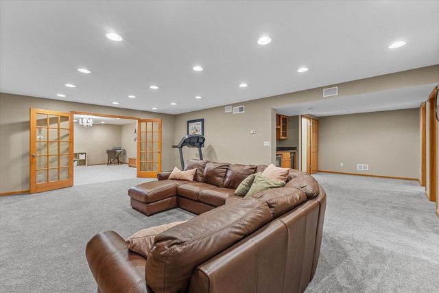 W154S7609 Rain Tree COURT, Muskego, WI 53150