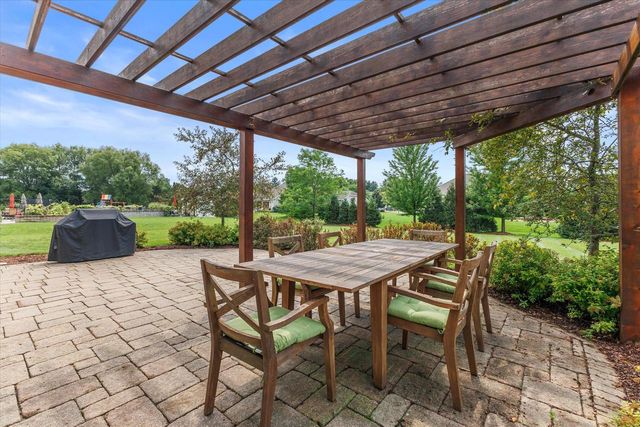 W154S7609 Rain Tree COURT, Muskego, WI 53150
