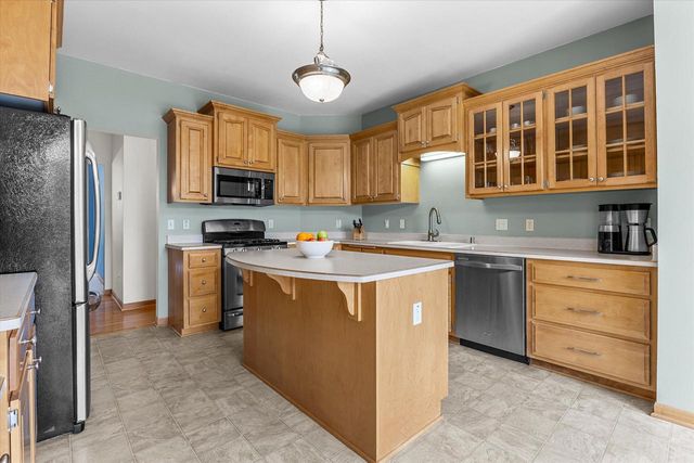 W154S7609 Rain Tree COURT, Muskego, WI 53150