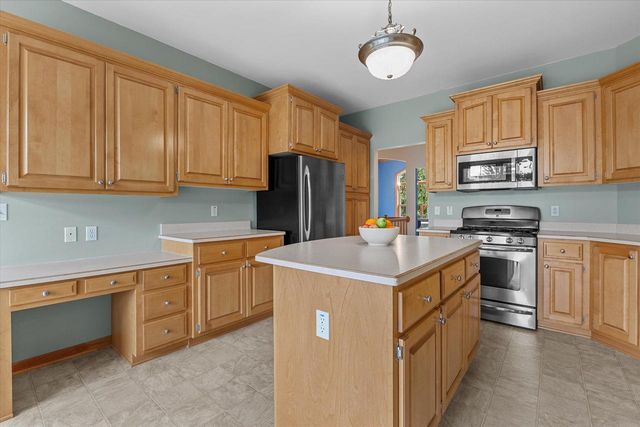 W154S7609 Rain Tree COURT, Muskego, WI 53150