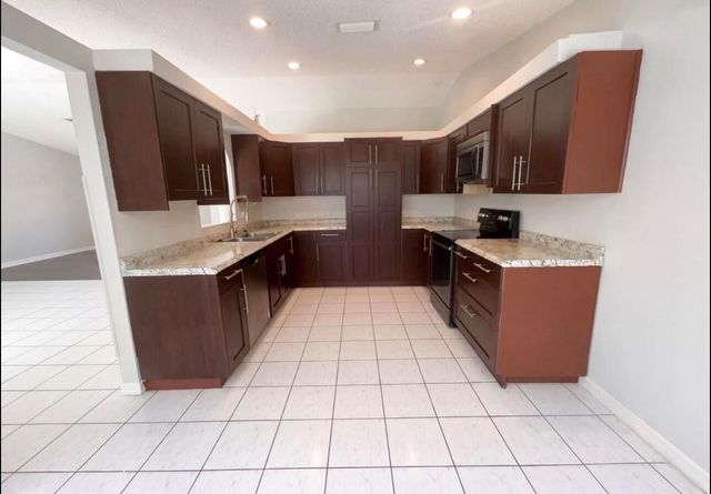 1750 EVERGREEN Court, Kissimmee, FL 34746