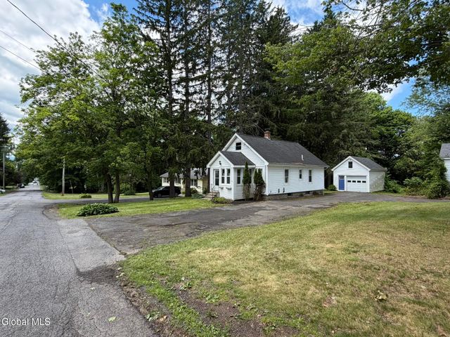 34 Hamilton Street, Guilderland, NY 12084
