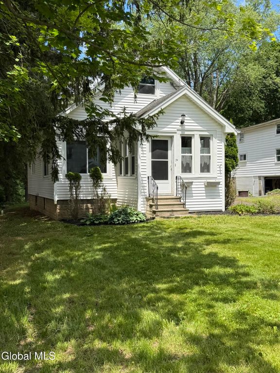 34 Hamilton Street, Guilderland, NY 12084