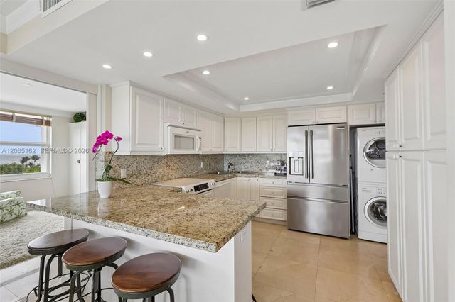 155 Ocean Lane Dr 614, Key Biscayne, FL 33149