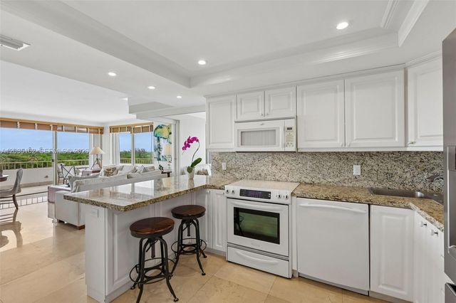 155 Ocean Lane Dr 614, Key Biscayne, FL 33149
