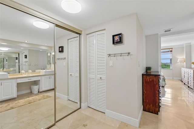 155 Ocean Lane Dr 614, Key Biscayne, FL 33149