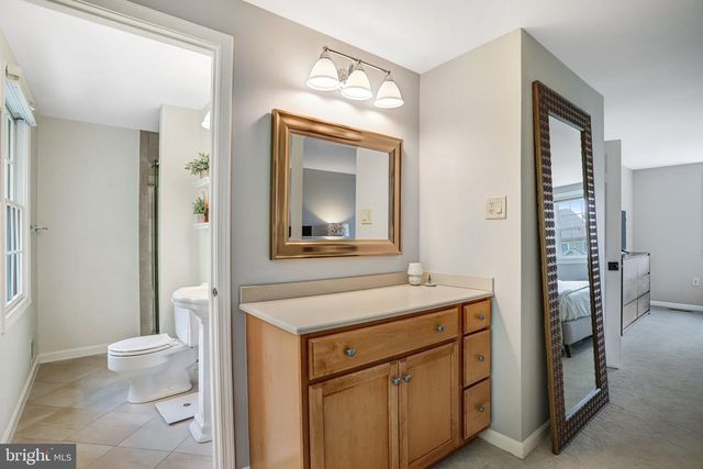 907 CANTLE LN, Great Falls, VA 22066